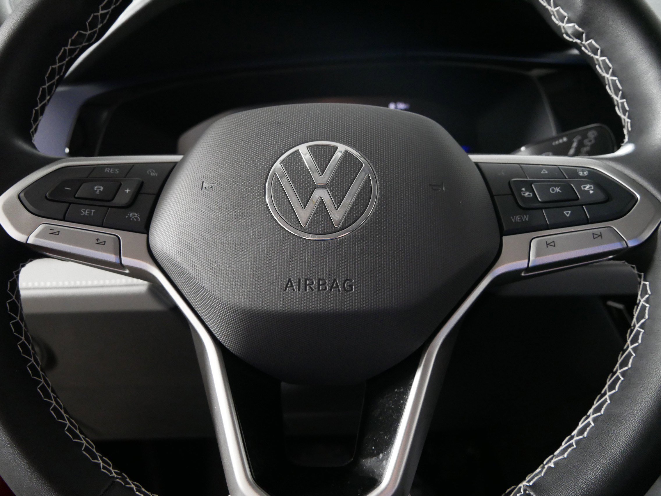 Used 2024 Volkswagen Taos SE image 25