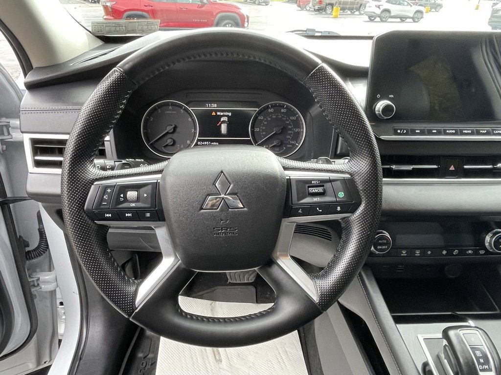 Used 2024 Mitsubishi Outlander SE image 30