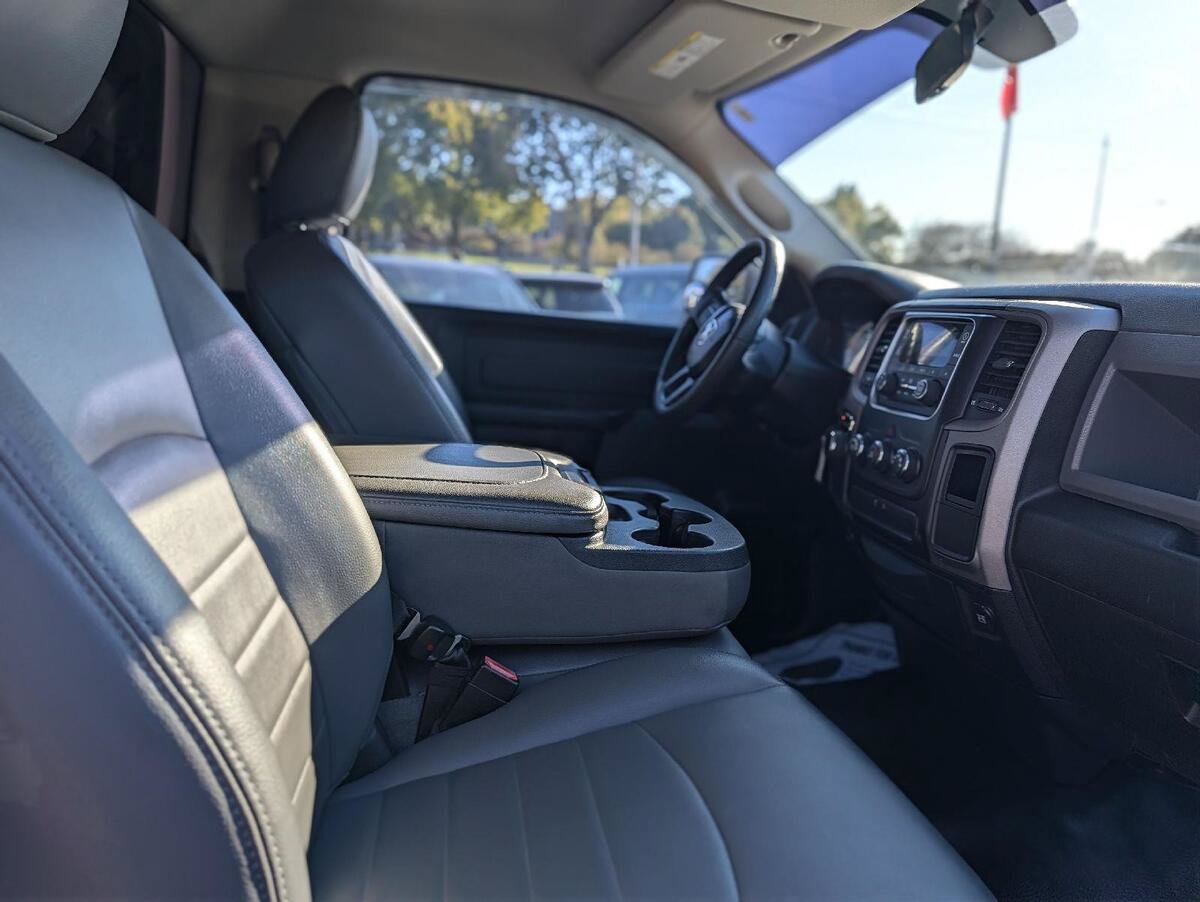 Used 2017 RAM 1500 Tradesman w/ Chrome Appearance Group RWD image 37