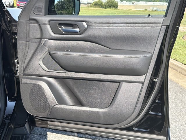 Certified 2025 Nissan Armada SV AWD/4WD image 16