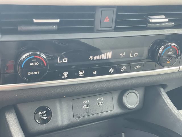 Used 2025 Nissan Rogue SV AWD/4WD image 27