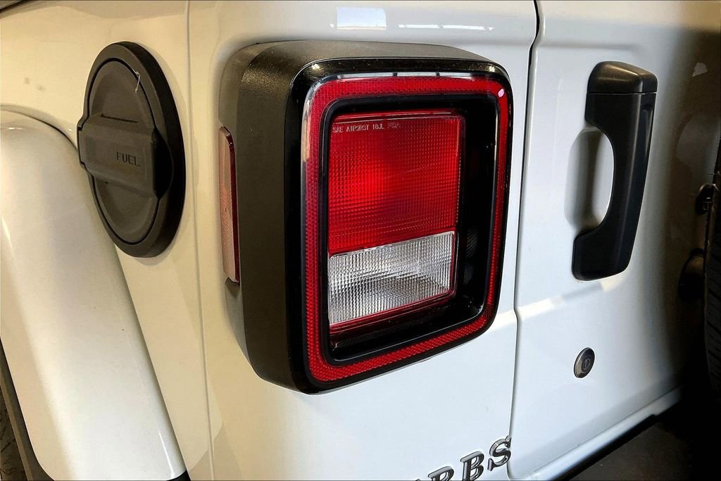 Used 2020 Jeep Wrangler Unlimited Sahara image 37