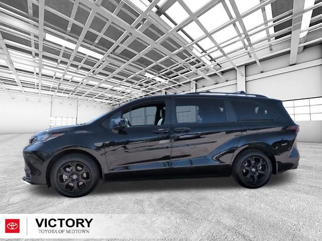 Used 2025 Toyota Sienna XLE Woodland Edition image 6