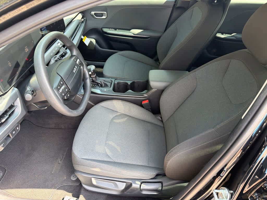 Used 2025 Kia K4 FWD image 9