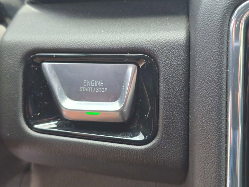 Used 2025 GMC Yukon Denali AWD/4WD image 30