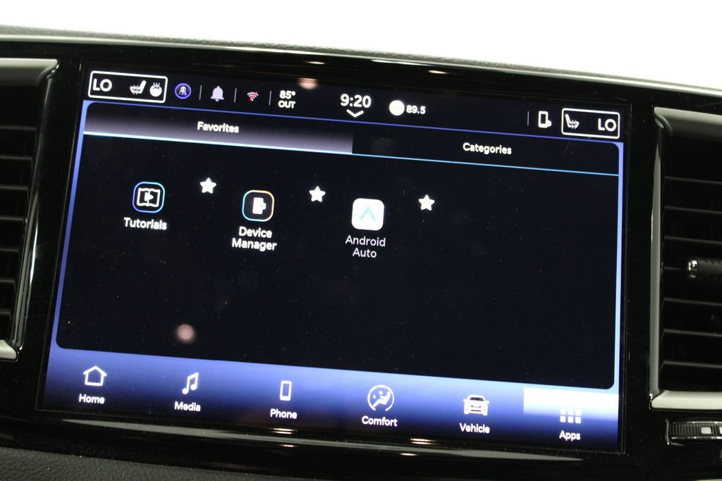 Used 2025 Chrysler Pacifica Select image 33