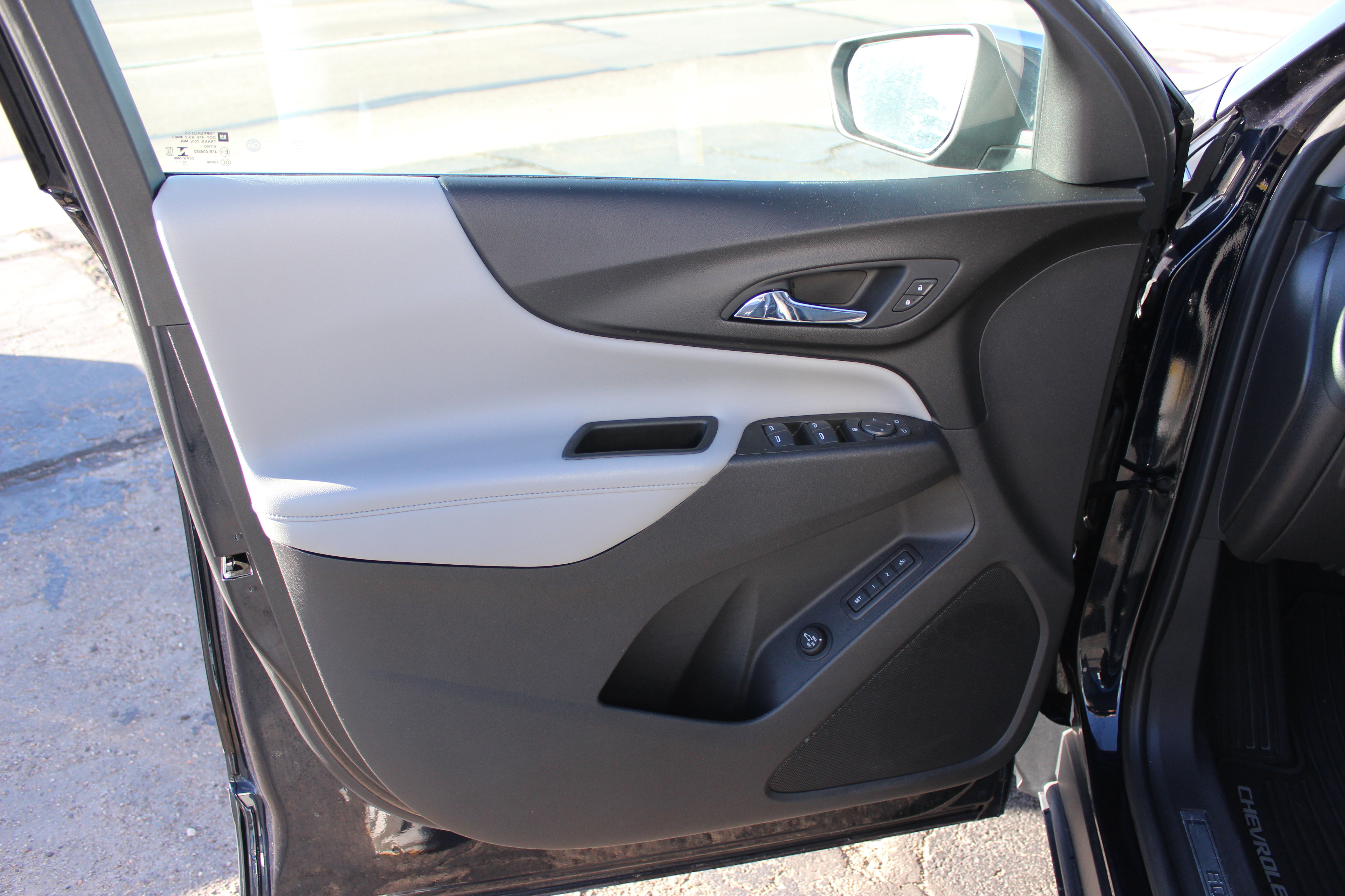 Used 2020 Chevrolet Equinox Premier image 11