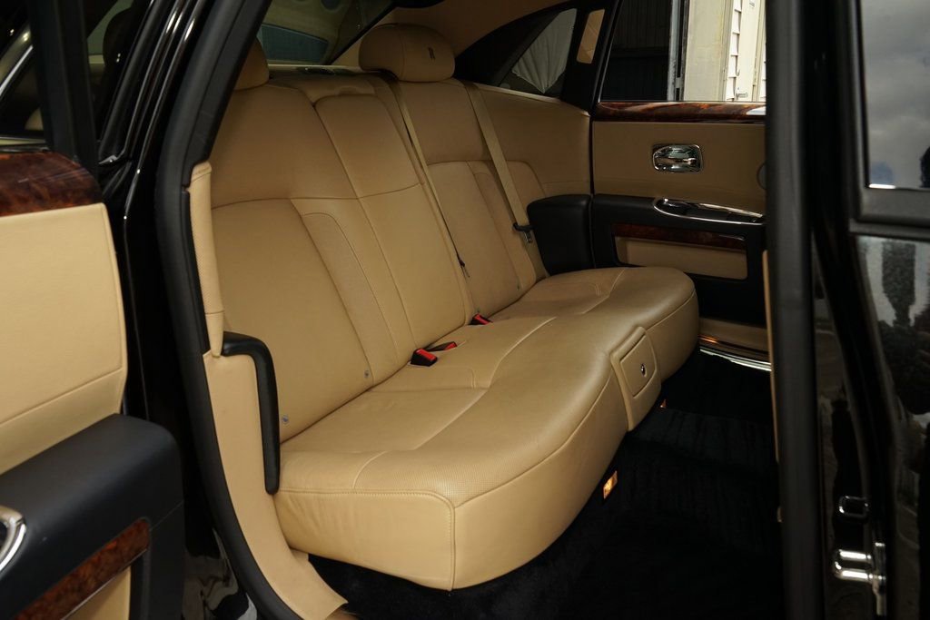 Used 2013 Rolls-Royce Ghost image 19