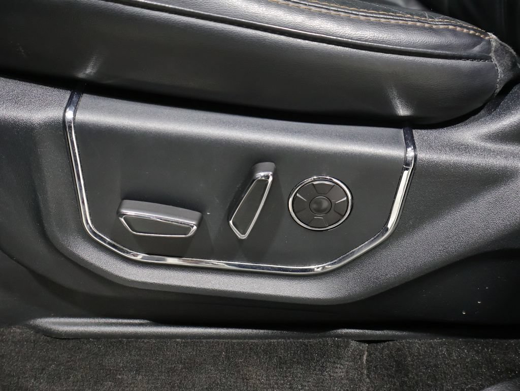 Used 2019 Ford Expedition Platinum AWD/4WD image 12