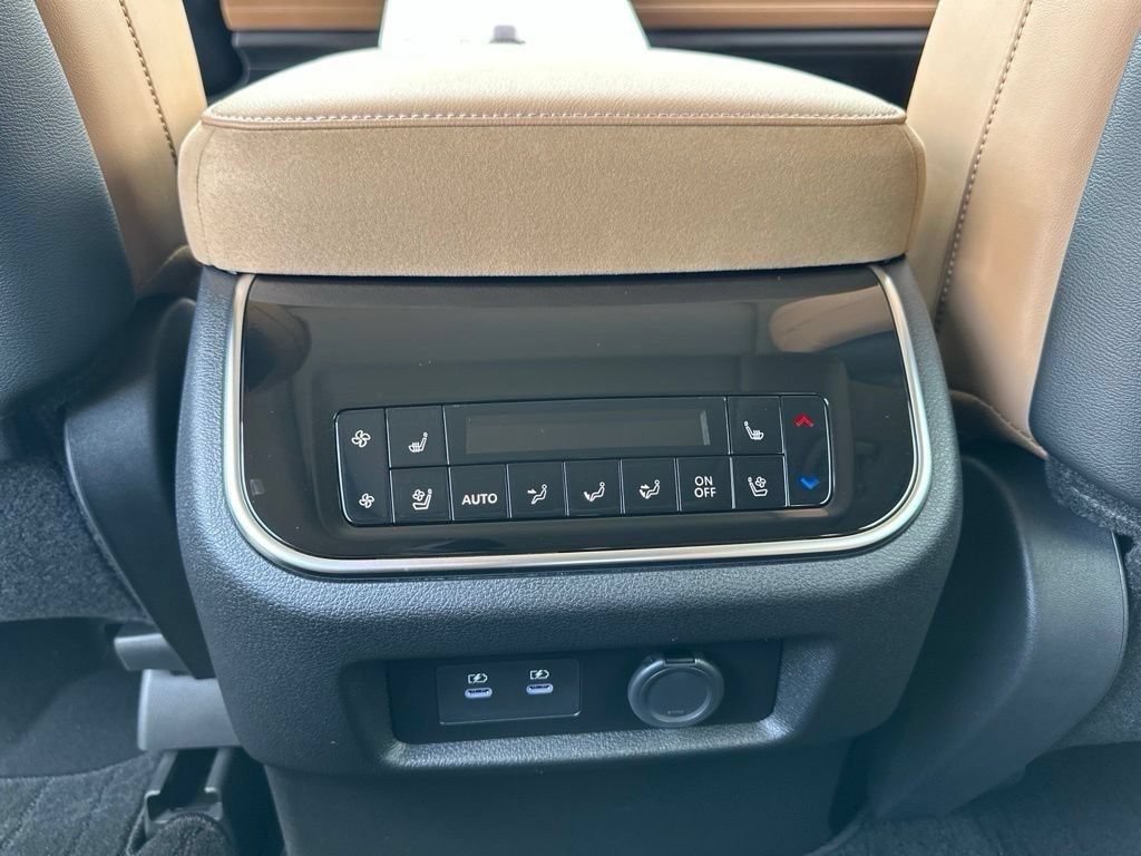 New 2027 INFINITI QX80 Luxe w/ Cargo Package AWD/4WD image 18