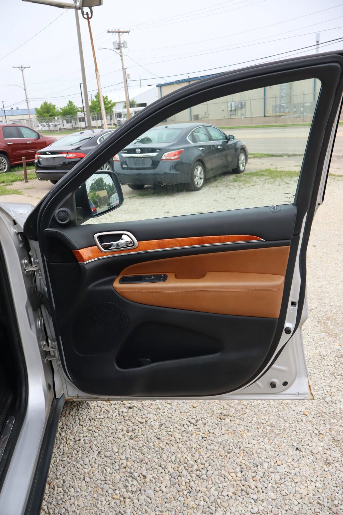 Used 2012 Jeep Grand Cherokee Overland image 19