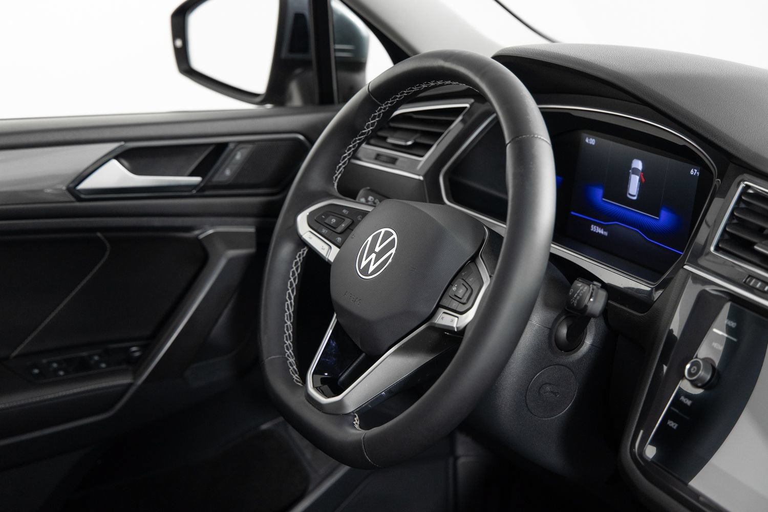 Used 2022 Volkswagen Tiguan SE AWD/4WD image 25