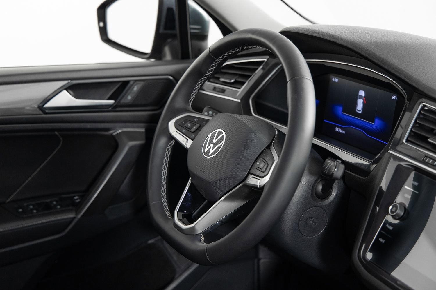 Used 2022 Volkswagen Tiguan SE AWD/4WD image 25