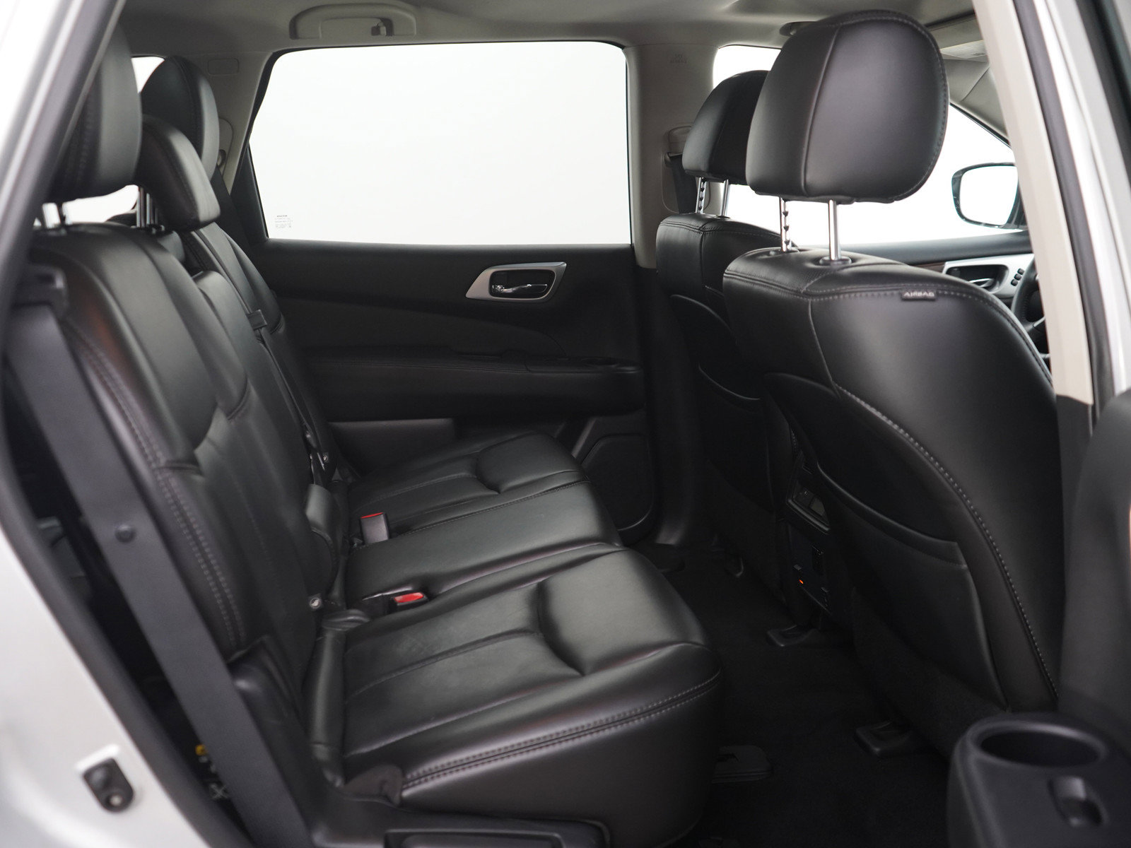Used 2017 Nissan Pathfinder Platinum w/ Cargo Package AWD/4WD image 12