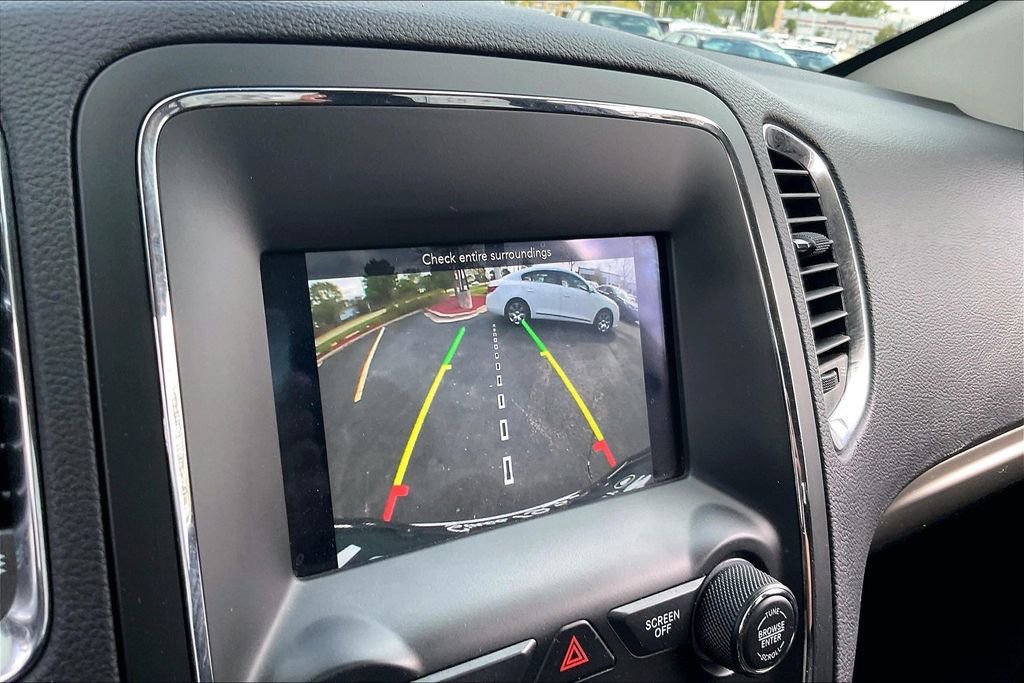 Used 2018 Dodge Durango SXT w/ 3rd Row Seating Group RWD image 24