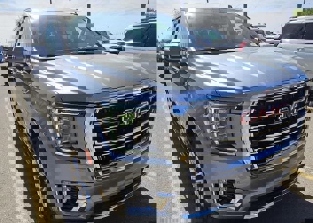 Used 2023 GMC Yukon XL SLT w/ SLT Luxury Package
