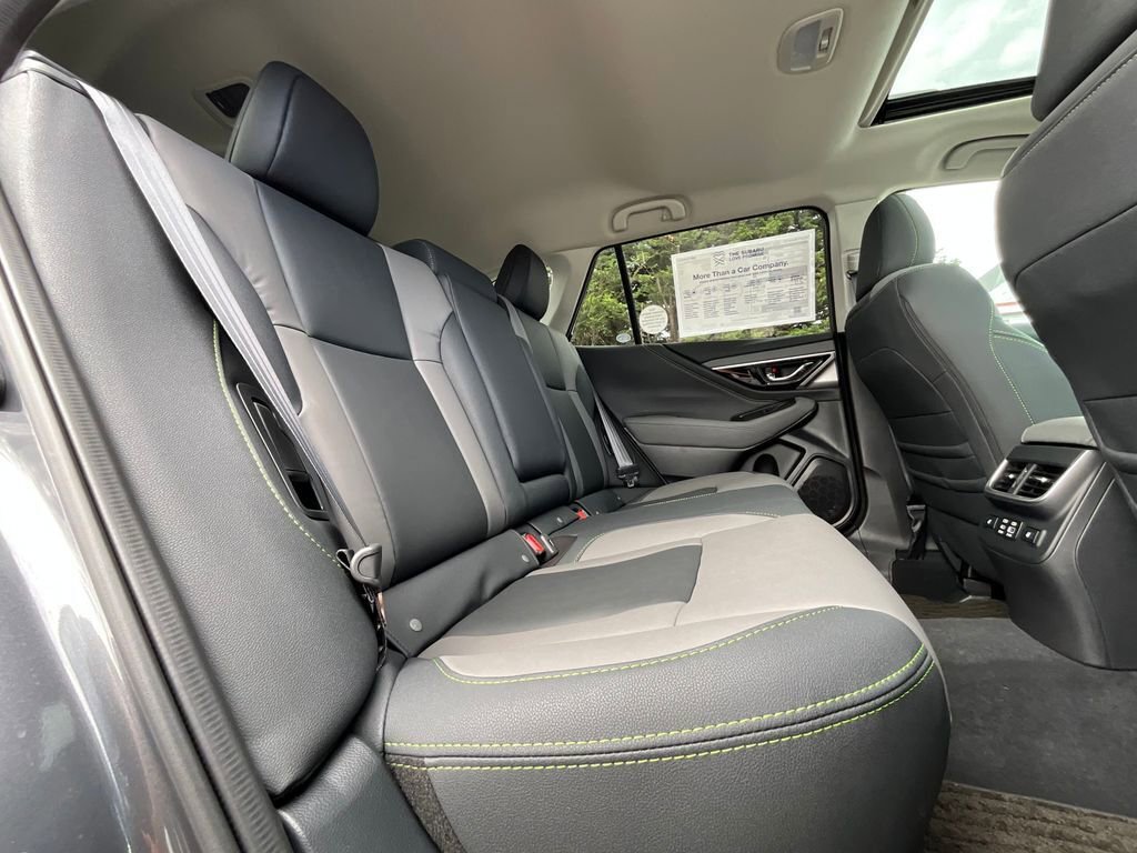 Certified 2025 Subaru Outback Onyx Edition AWD/4WD image 11