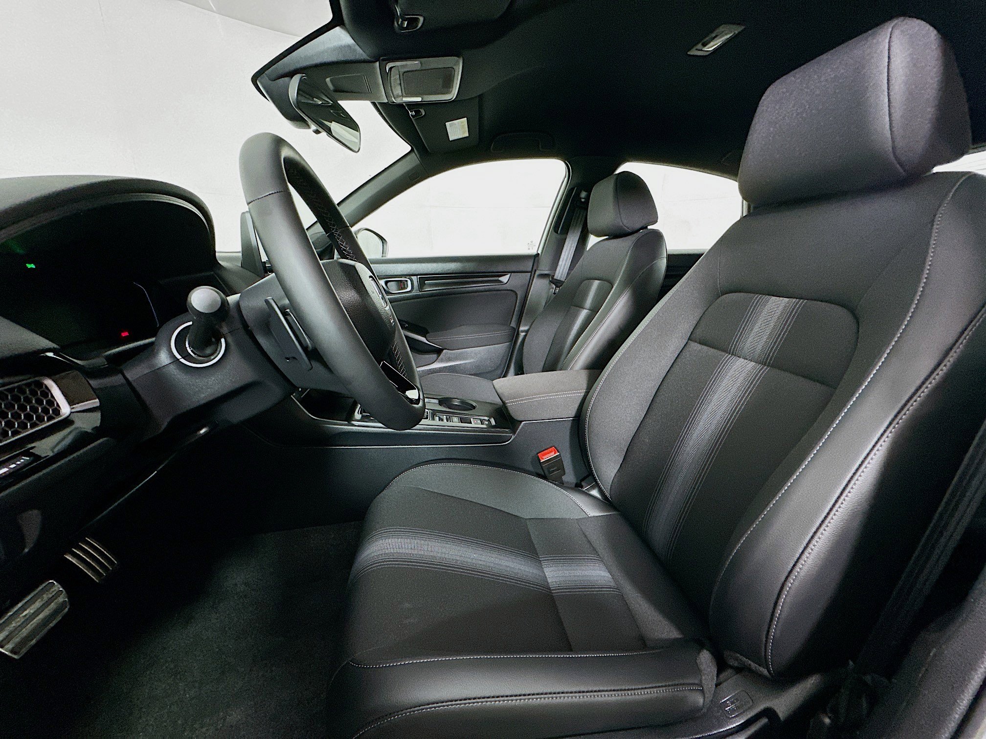 Used 2025 Honda Civic Sport image 13