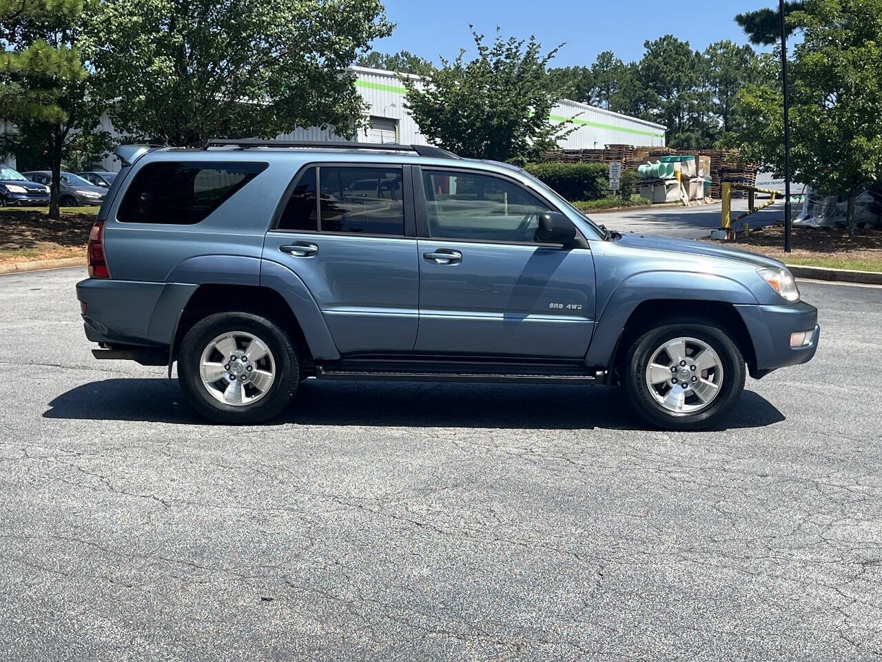 Used 2005 Toyota 4Runner SR5 AWD/4WD image 4