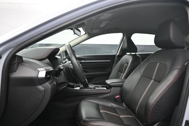 Used 2025 Nissan Altima 2.5 SR FWD image 10