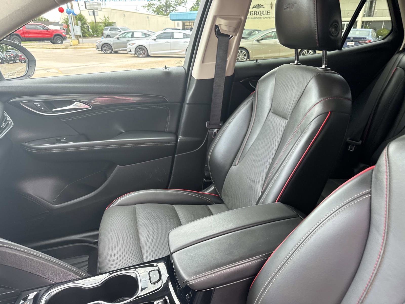 Used 2022 Buick Envision Essence w/ Sport Touring Package image 15