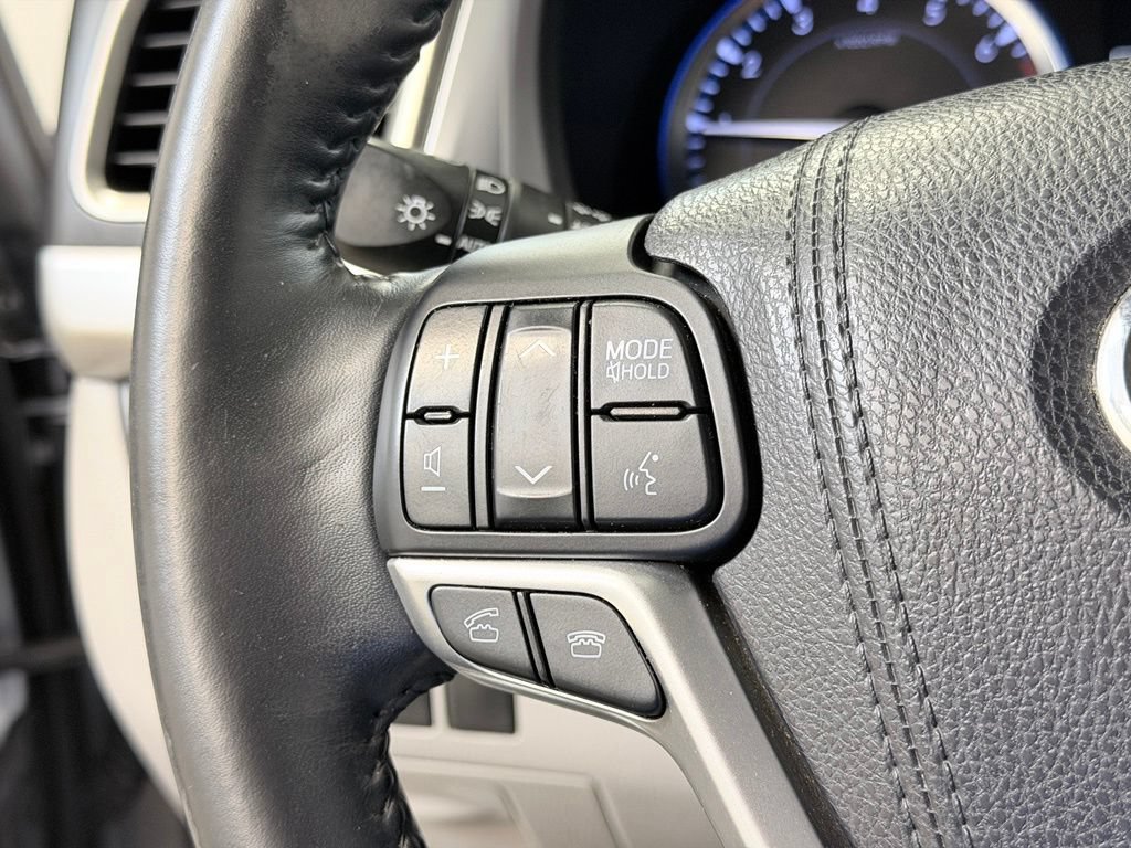 Used 2015 Toyota Highlander XLE AWD/4WD image 49