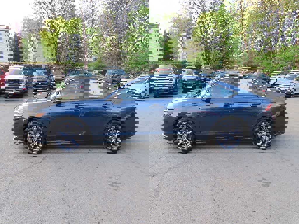 Certified 2023 Honda Accord EX image 3