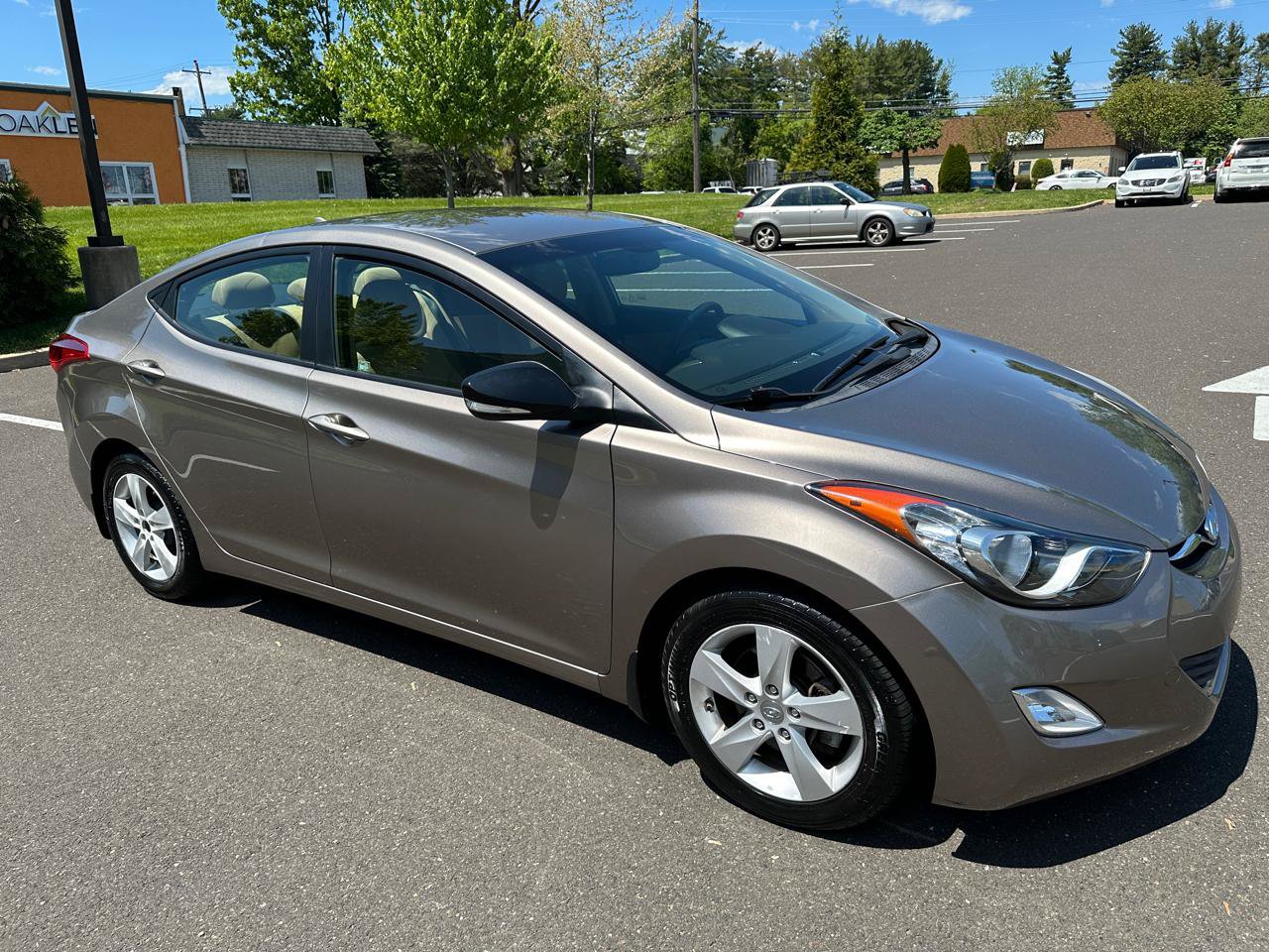 Used 2013 Hyundai Elantra GLS w/ Preferred Pkg FWD image 3