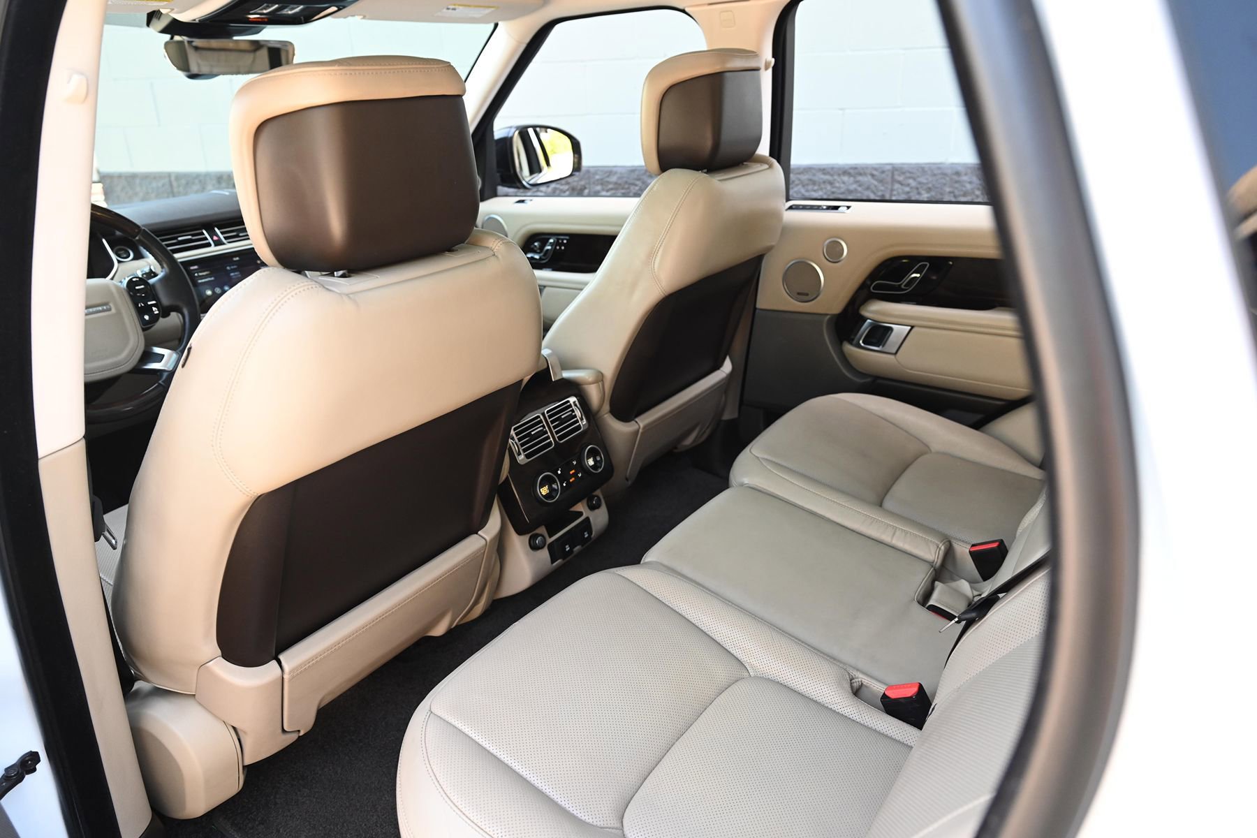 Used 2018 Land Rover Range Rover HSE AWD/4WD image 14