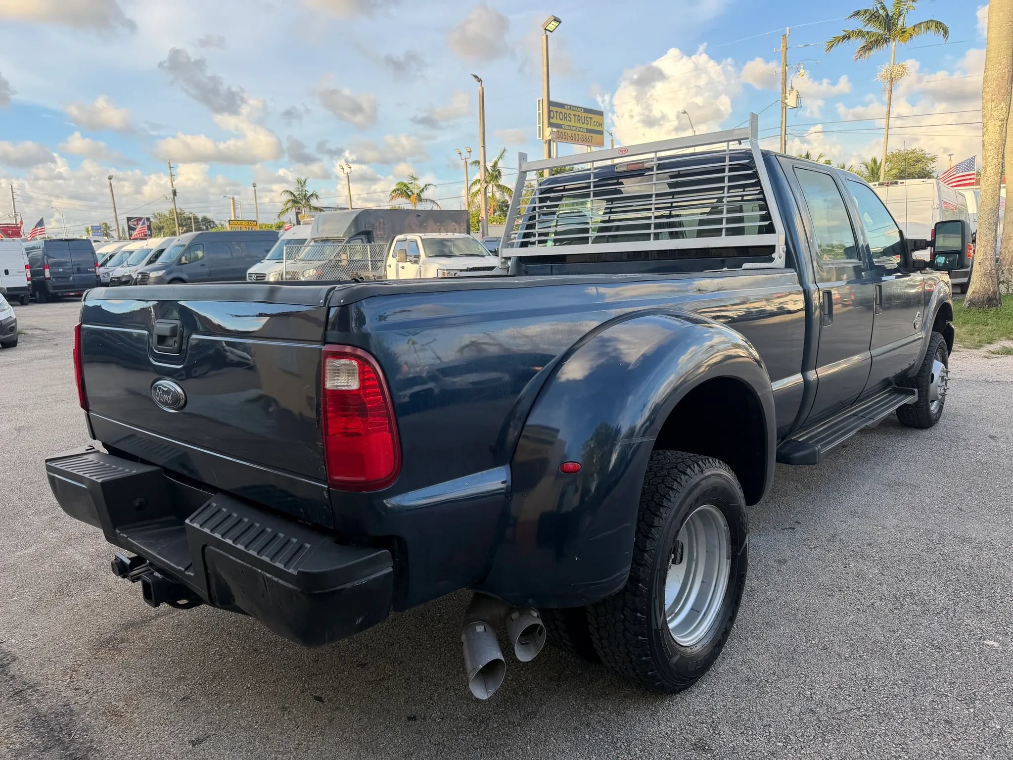 Used 2015 Ford F350 4x4 Crew Cab DRW Super Duty w/ Power Equipment Group image 5