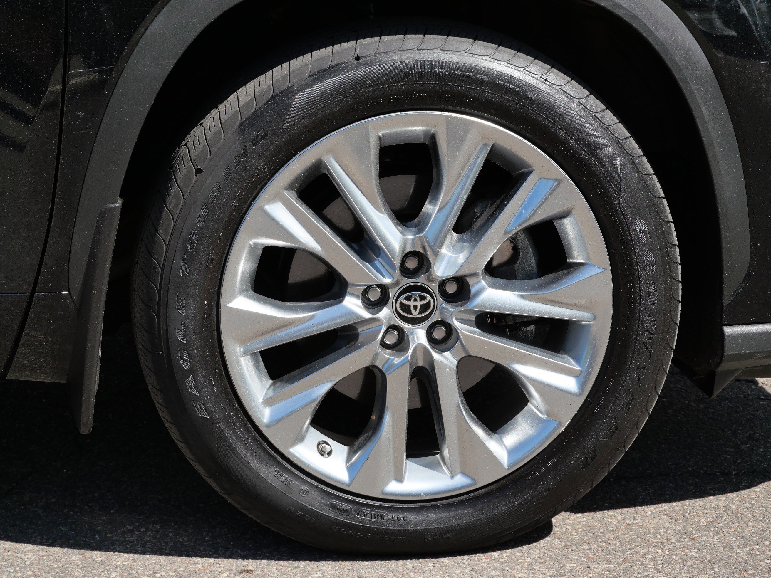 Used 2023 Toyota Highlander Limited AWD/4WD image 9