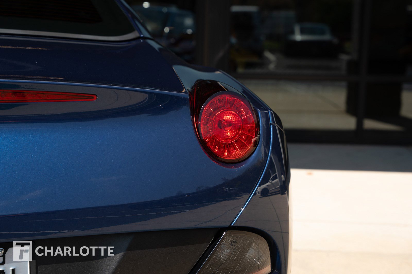 Used 2011 Ferrari California image 16