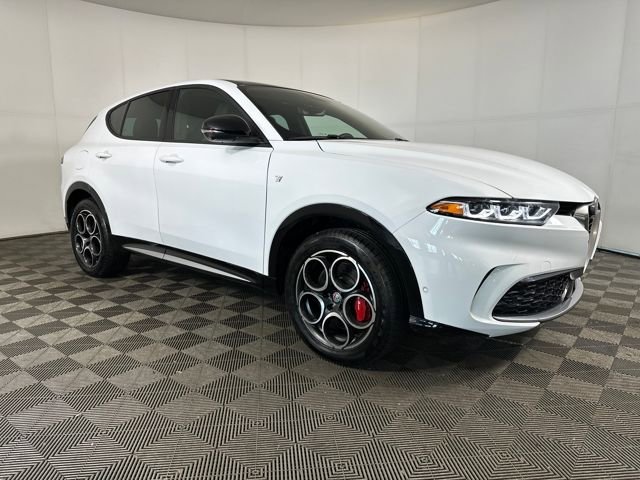 Used 2024 Alfa Romeo Tonale Ti w/ Active Assist Package image 2