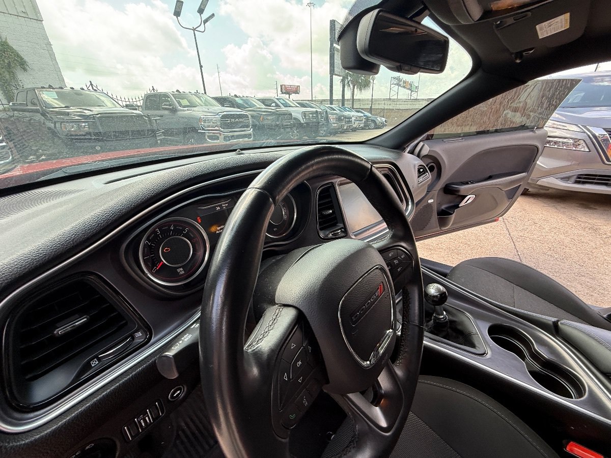 Used 2015 Dodge Challenger R/T Scat Pack RWD image 22