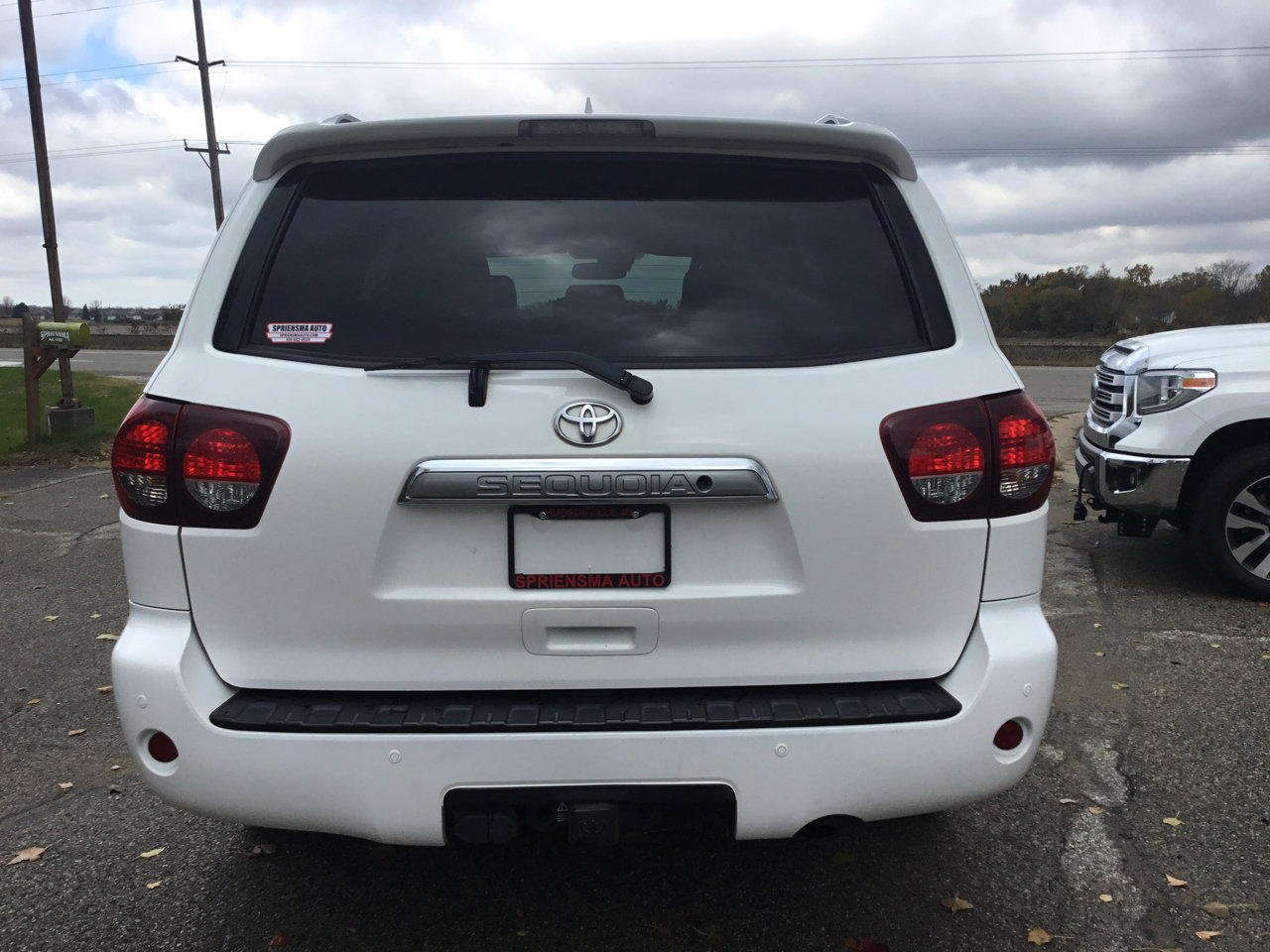 Used 2019 Toyota Sequoia Limited w/ Safety & Convenience Package image 9