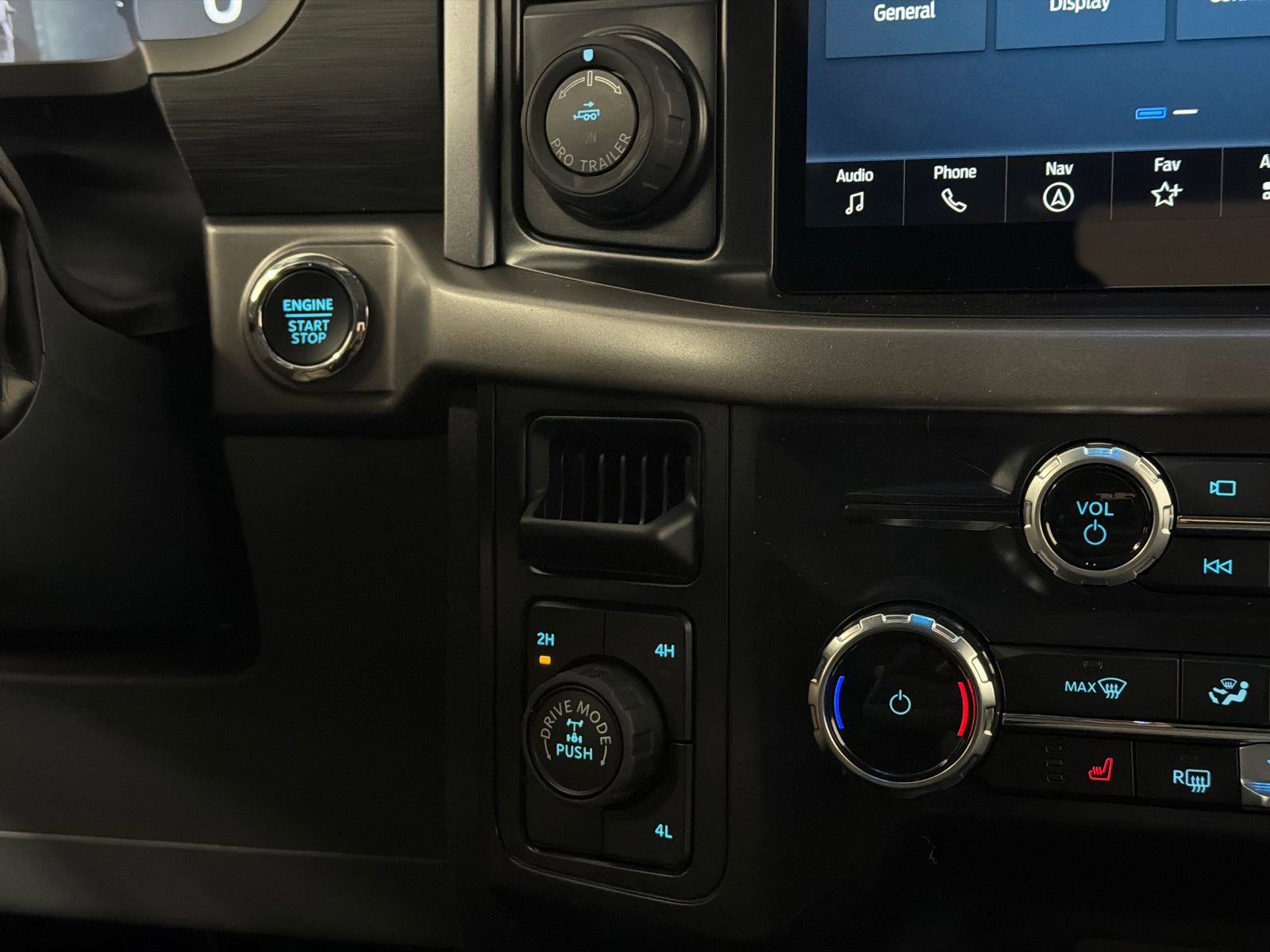 New 2026 Ford F150 XLT w/ Equipment Group 302A MID image 27