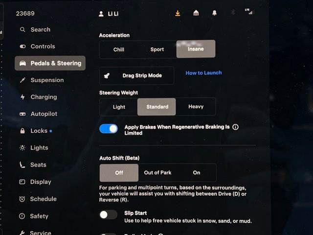 Used 2022 Tesla Model X image 25