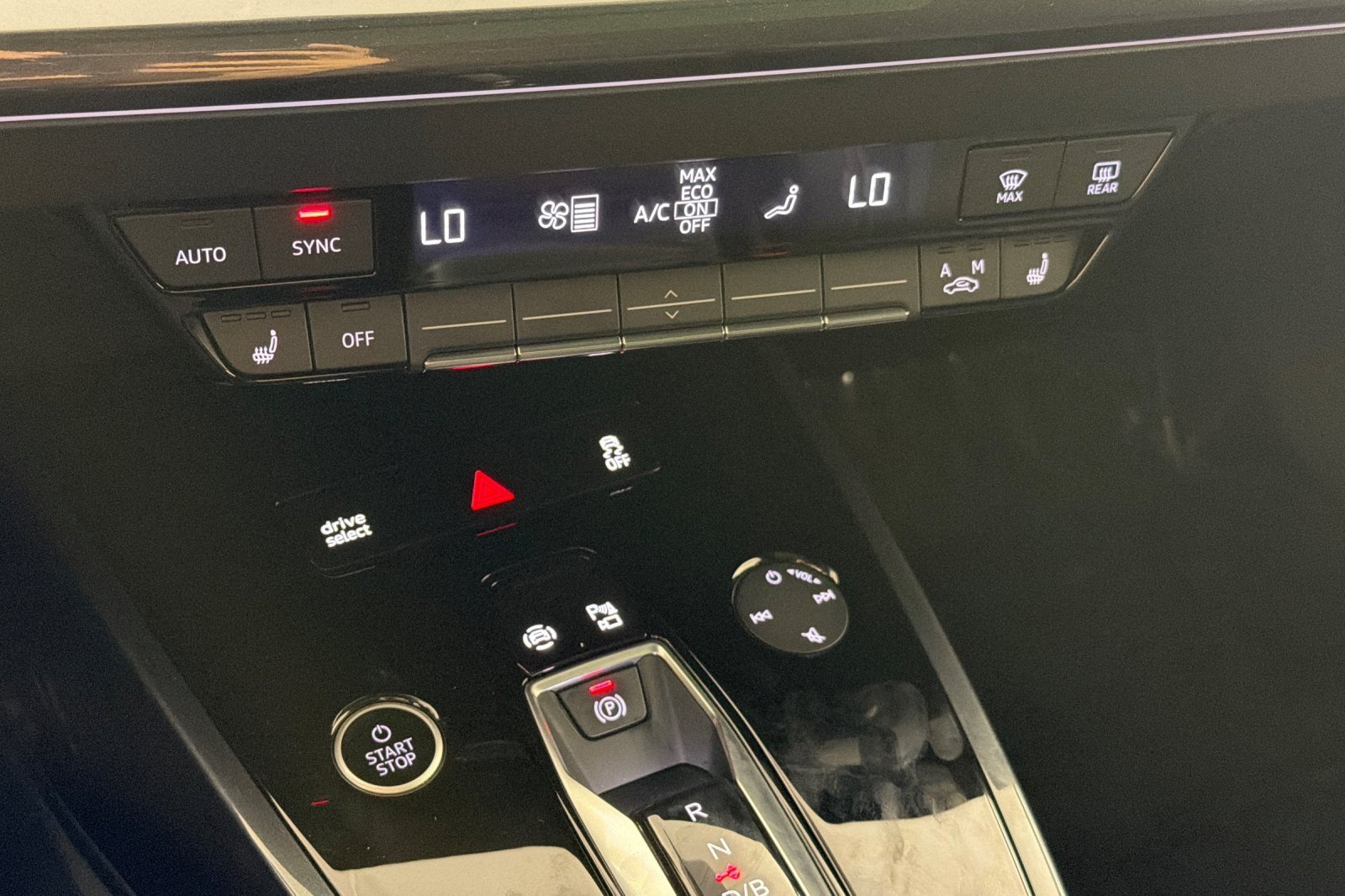 Certified 2023 Audi Q4 e-tron Premium w/ Convenience Package AWD/4WD image 18