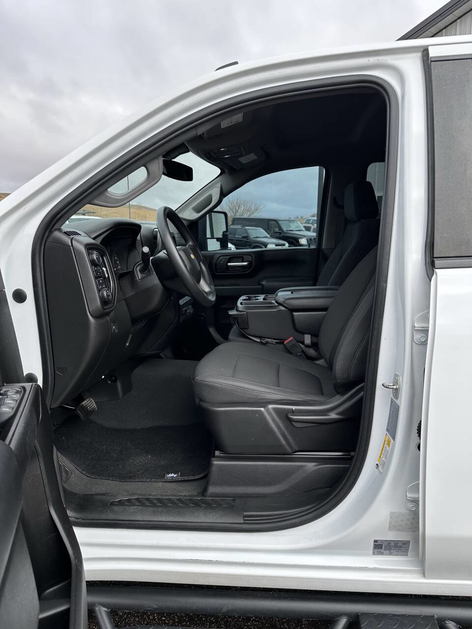 Used 2022 Chevrolet Silverado 2500 Custom w/ Custom Value Package image 15