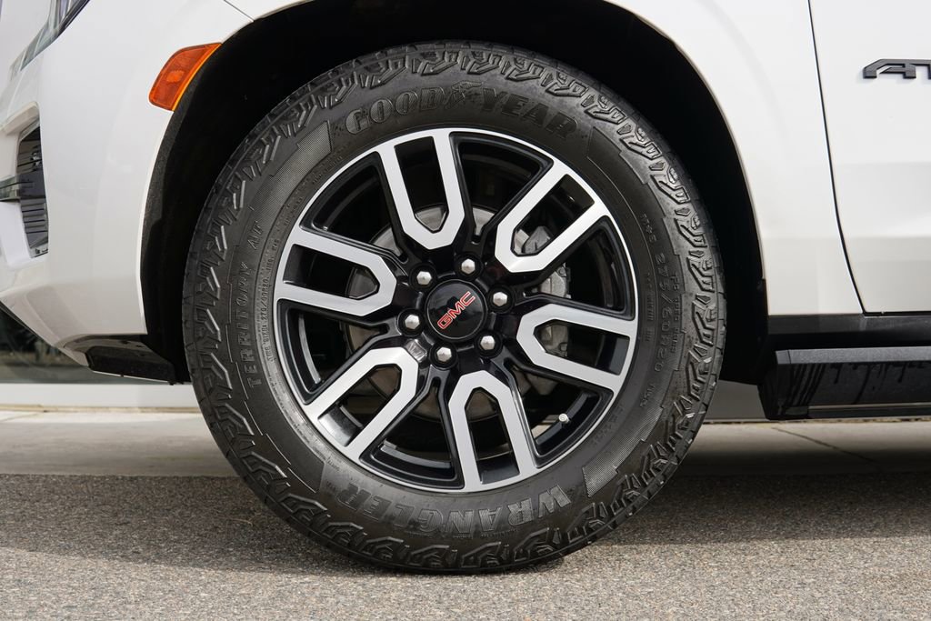 Used 2024 GMC Yukon AT4 w/ AT4 Premium Plus Package image 36