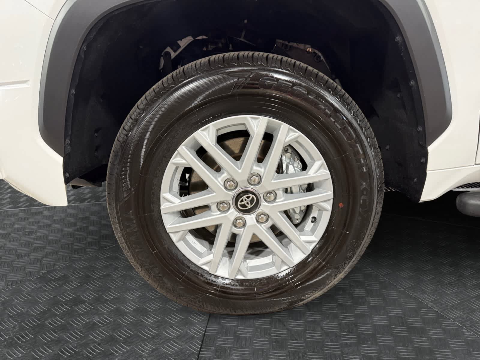 Used 2026 Toyota Tundra SR5 AWD/4WD image 15