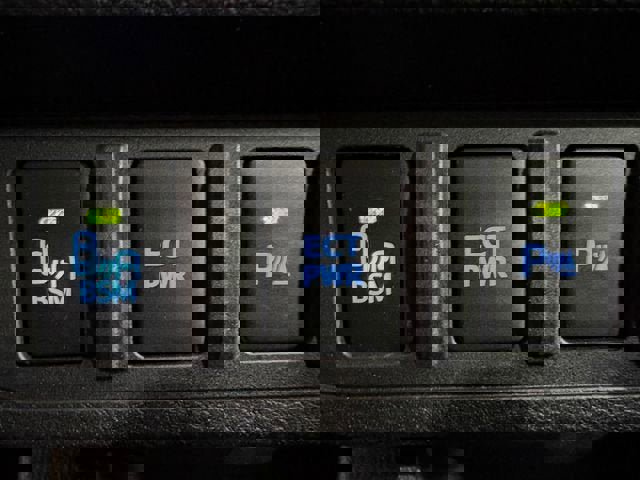 Used 2022 Toyota Tacoma TRD Off-Road w/ Technology Package image 15