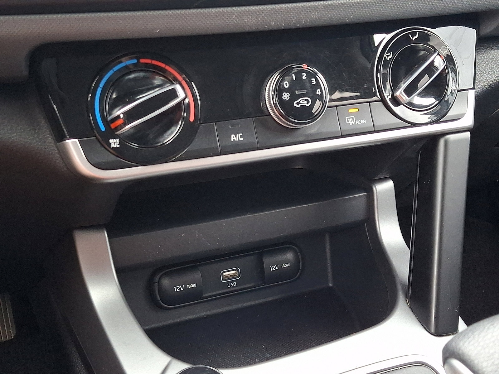 Used 2023 Kia Seltos LX image 15