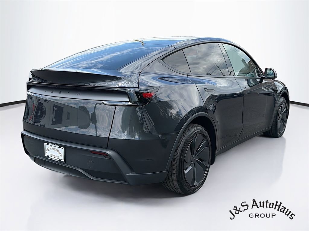 Used 2026 Tesla Model Y 2WD image 7