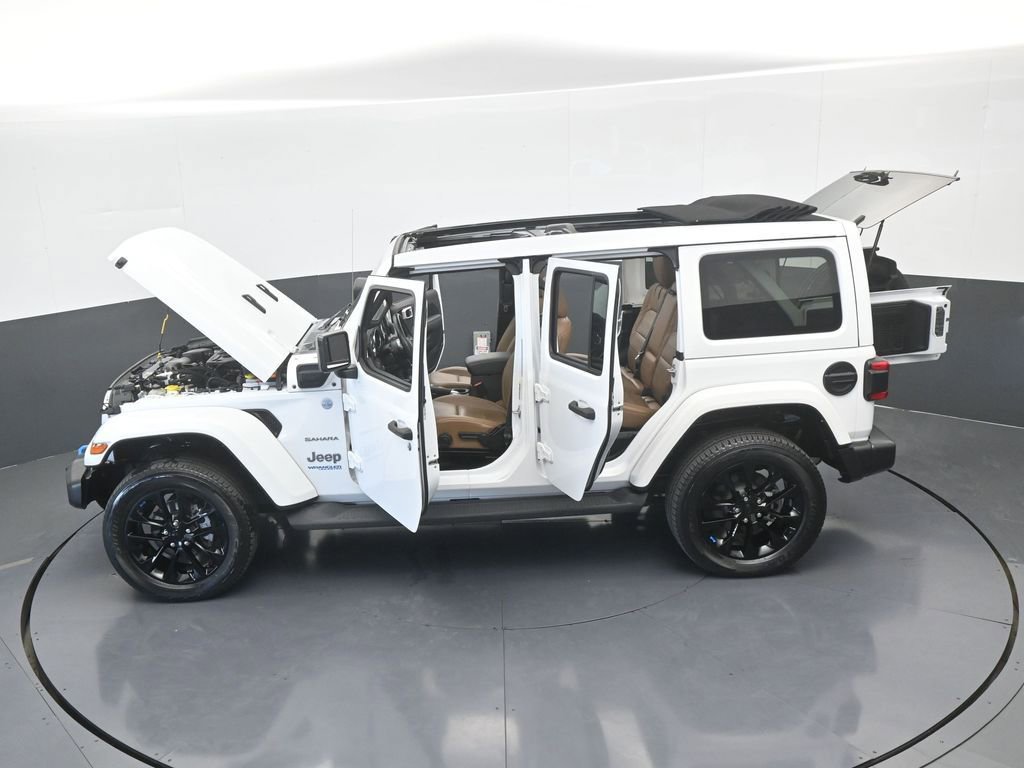Used 2022 Jeep Wrangler Unlimited Sahara w/ Safety Group image 74