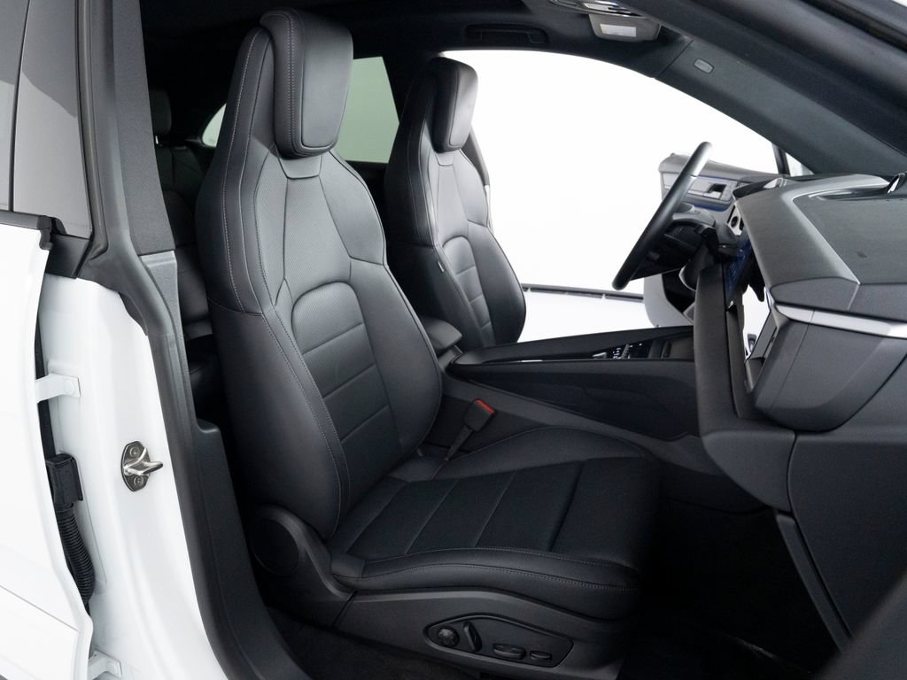 Certified 2025 Porsche Macan 4 Electric AWD/4WD image 37
