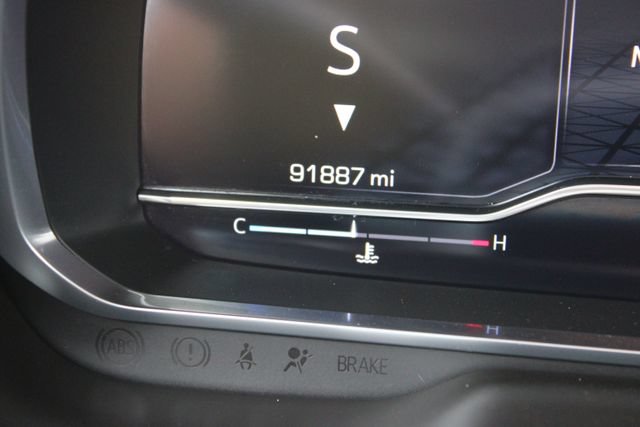 Used 2023 GMC Yukon AT4 w/ AT4 Premium Package AWD/4WD image 28