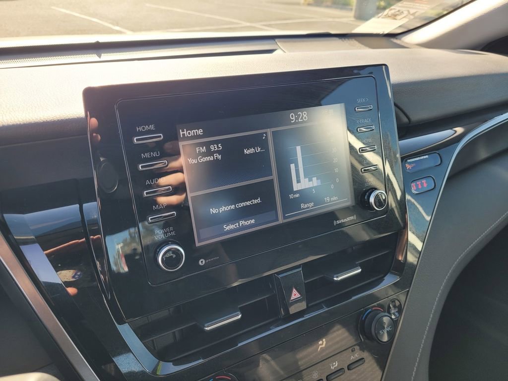 Used 2022 Toyota Camry SE FWD image 12