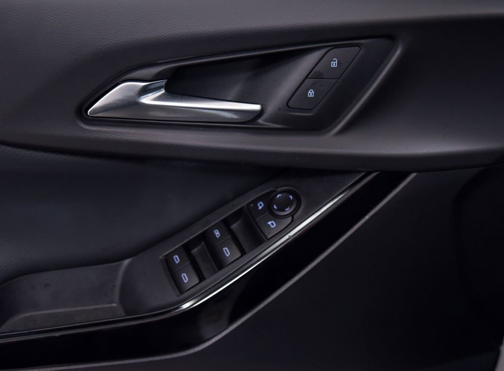 Used 2026 Chevrolet Equinox LT image 15