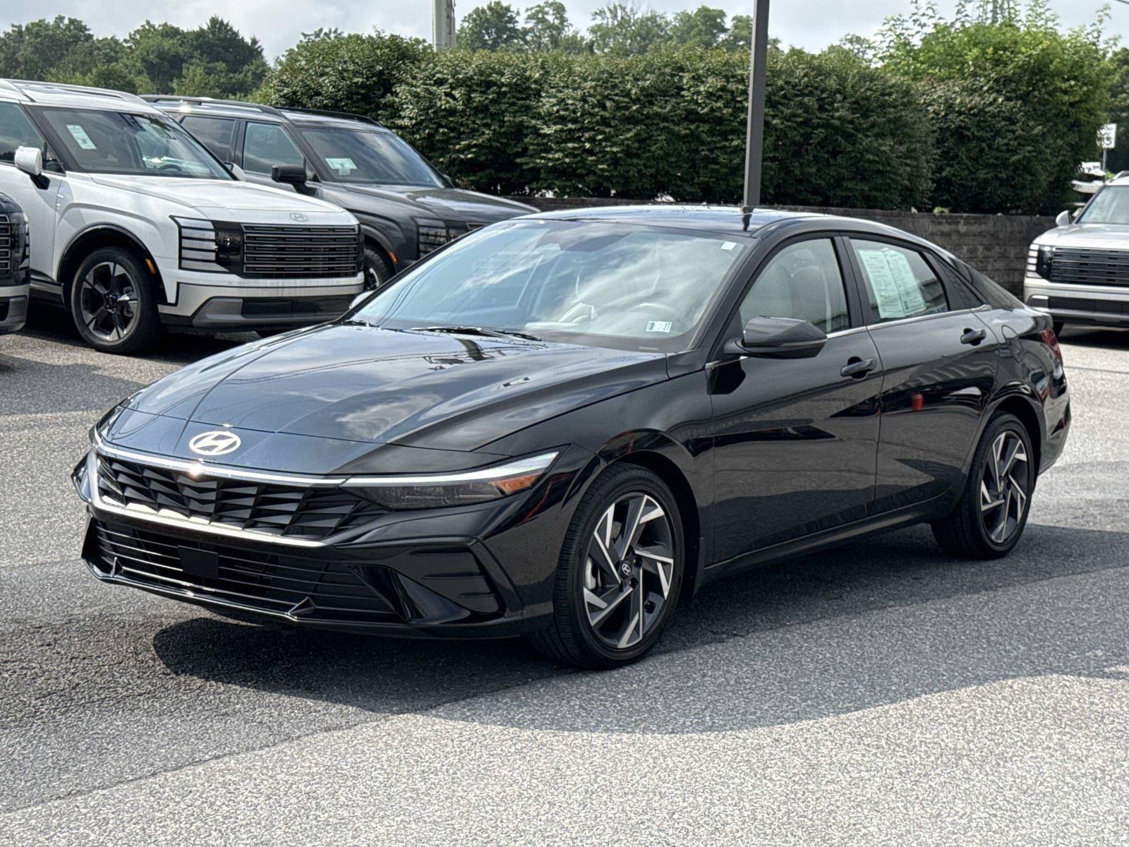 Certified 2026 Hyundai Elantra Limited FWD image 28
